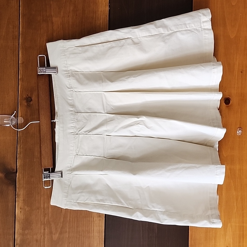 American Eagle Pleated Mini Skirt. Size 8.